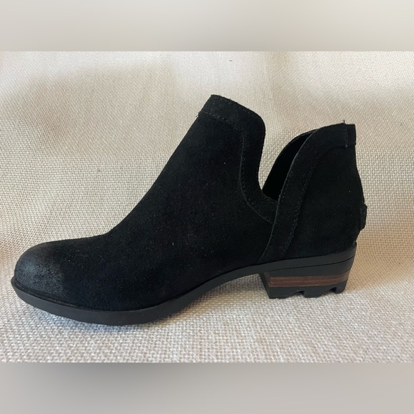 EUC Sorel Lola cutout booties - Picture 5 of 10